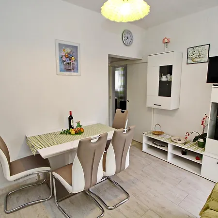 Garden House Vakantiehuis Zrnovo