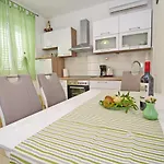 Garden House * Zrnovo