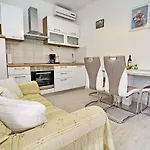 Garden House Vakantiehuis Zrnovo