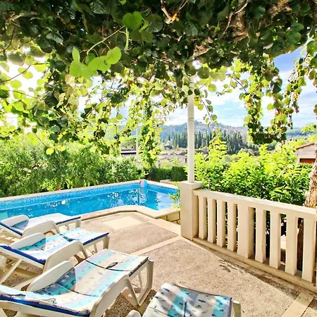 Garden House Hébergement de vacances Zrnovo