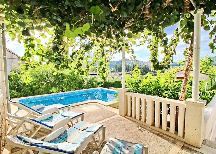 Garden House Semesterbostad Zrnovo