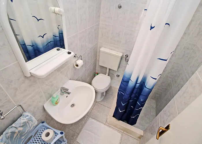 Semesterbostad Garden House *