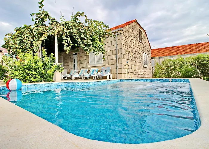 Semesterbostad Garden House